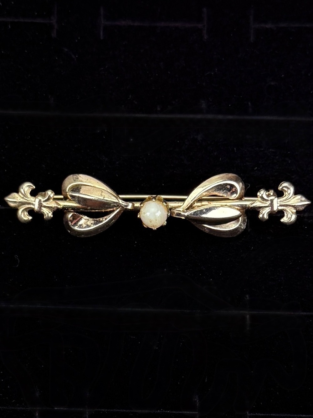 Vintage Gold Tone Fleur-de-Lis Pearl Bar Brooch Elegant Victorian Revival